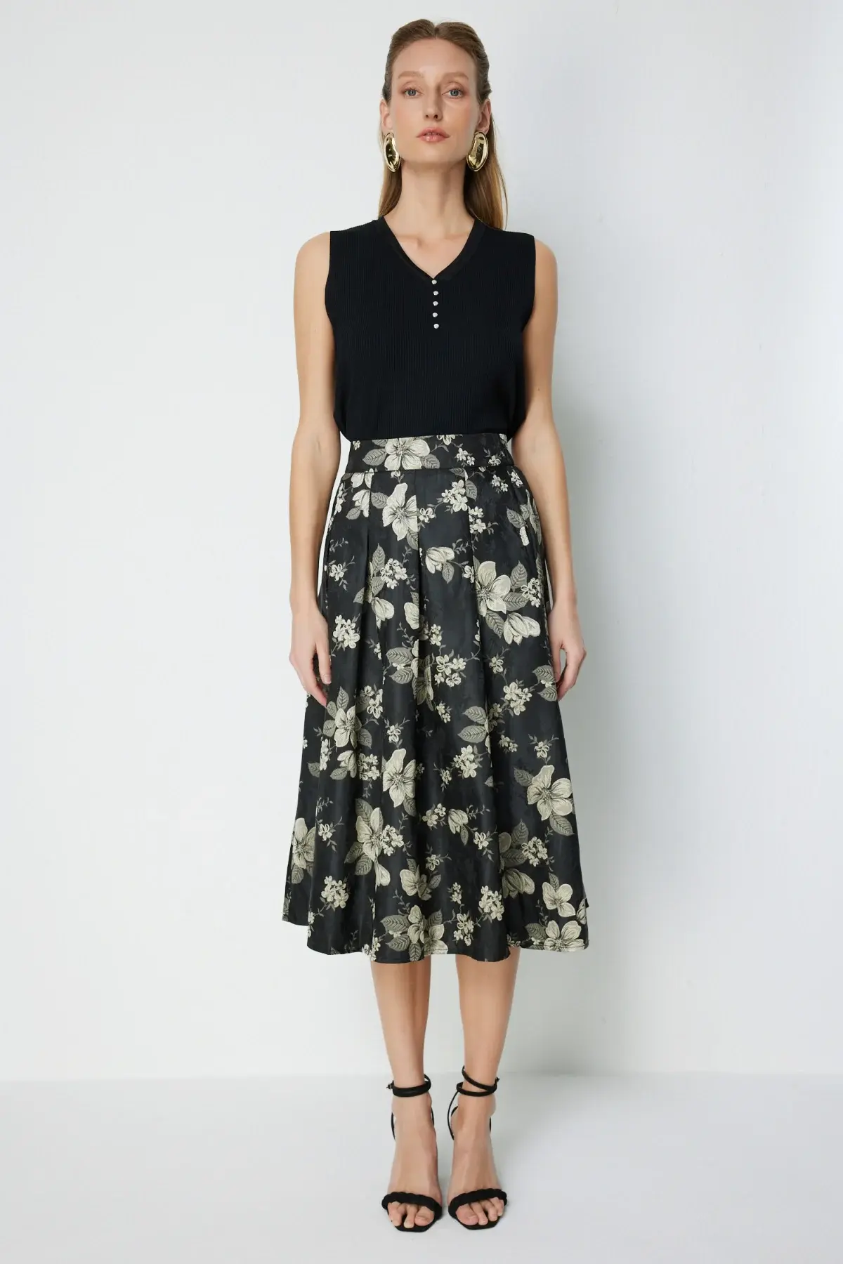 Ekol Çiçek Nakışlı Pileli Midi Etek Vizon