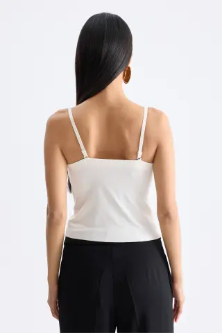 On İnce Askılı Dantelli Crop Bluz