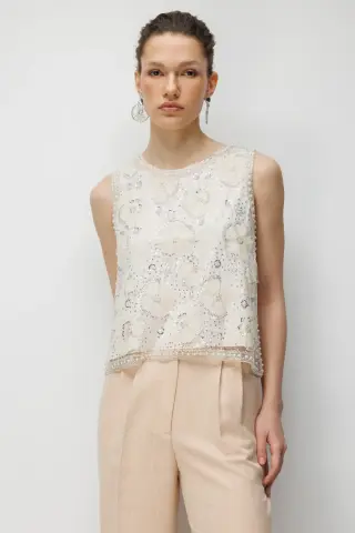 Ekol Pullu Taş İşlemeli Bluz Ekru