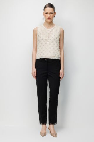 Ekol Kabartma Desenli Boncuk Detaylı Ekru Bluz – Şık ve Zarif Kadın Bluz