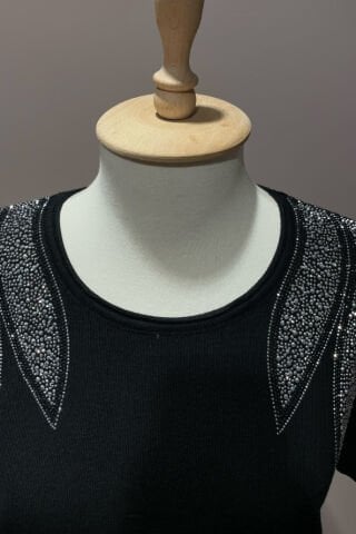 Yaprak Desenli Taş İşlemeli Triko Siyah