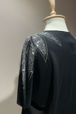 Yaprak Desenli Taş İşlemeli Triko Siyah