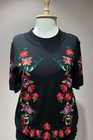 Gül Nakışlı Triko Siyah