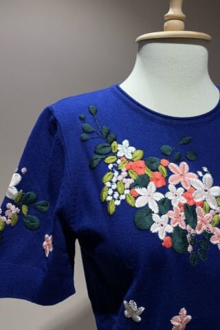 Çiçek Nakışlı Taş İşlemeli Triko Parlement