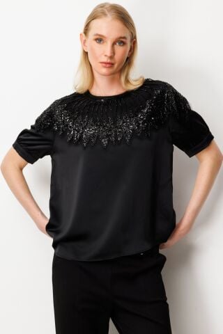 On Omuzları Tül Ve Boncuklu Bluz Siyah