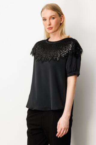 On Omuzları Tül Ve Boncuklu Bluz Siyah