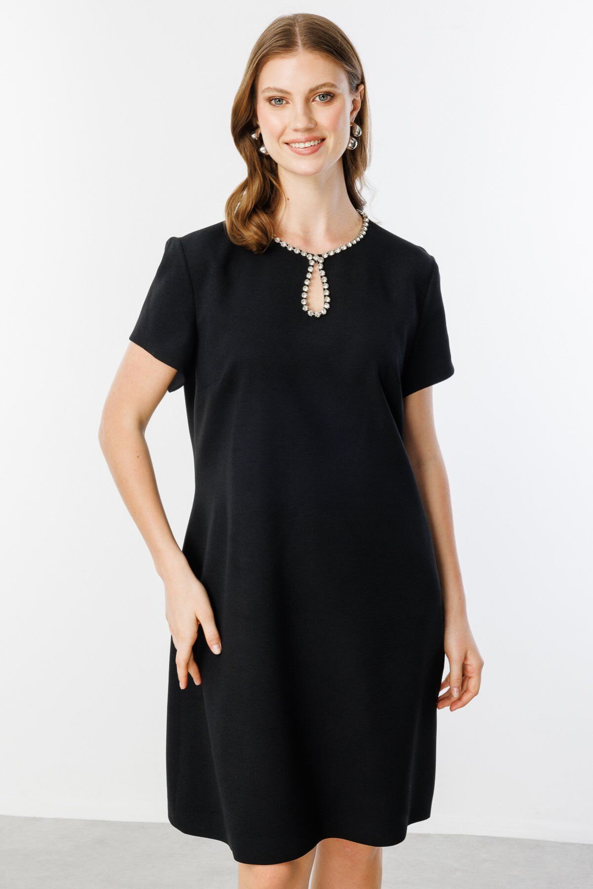 Ekol Büyük Beden Siyah Elbise Boğaz Taş Detaylı